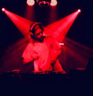 DJ