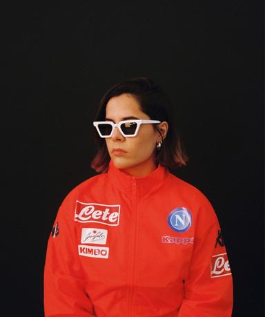 LT
